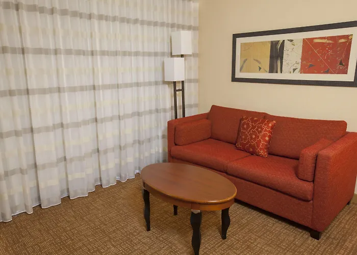 Courtyard Chicago Highland Park/northbrook Hotel 3*