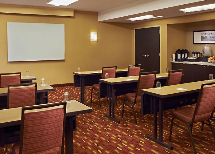 Hotel Courtyard Chicago Highland Park/northbrook 3*