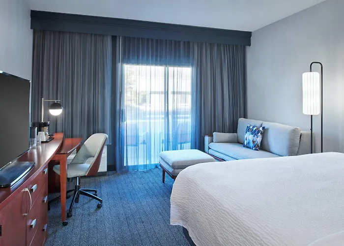 Hotel Courtyard Chicago Highland Park/northbrook 3*