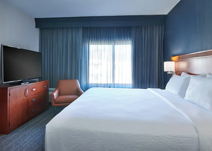 Courtyard Chicago Highland Park/northbrook Hotel 3*