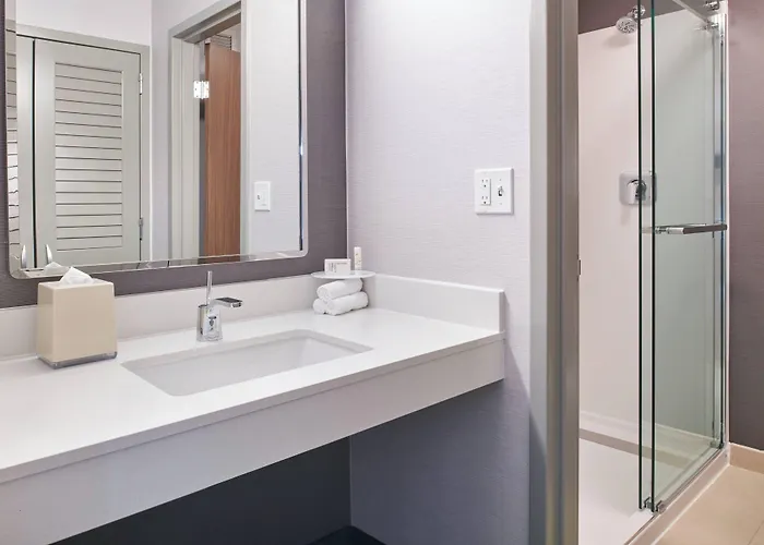 Courtyard Chicago Highland Park/northbrook Hotel 3*