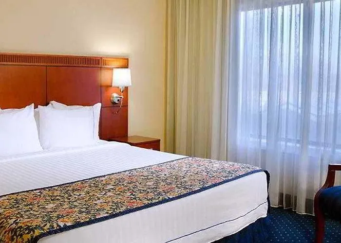 Courtyard Chicago Highland Park/northbrook 3*